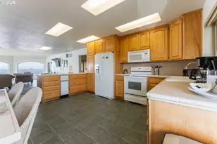 30555 Sandy Dr, Gold Beach, OR 97444 - Photo 20