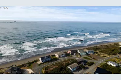 30555 Sandy Dr, Gold Beach, OR 97444 - Photo 4