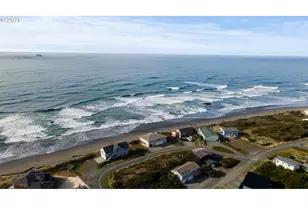 30555 Sandy Dr, Gold Beach, OR 97444 - Photo 4