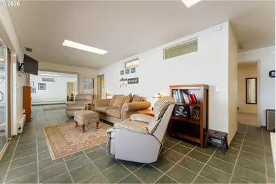 30555 Sandy Dr, Gold Beach, OR 97444 - Photo 32