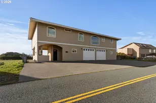 30555 Sandy Dr, Gold Beach, OR 97444 - Photo 6
