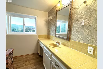 4848 Tiller Trail Hwy, Canyonville, OR 97417 - Photo 22