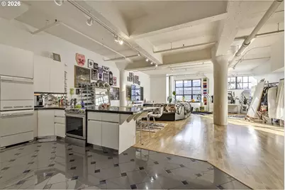 1314 NW Irving St #504, Portland, OR 97209 - Photo 2