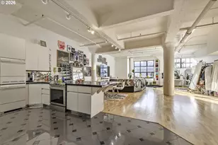 1314 NW Irving St, Portland, OR 97209 - Photo 2