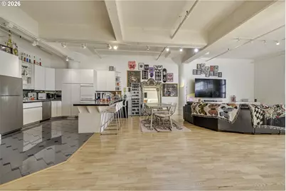 1314 NW Irving St #504, Portland, OR 97209 - Photo 8