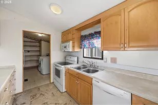 450 SE Lacreole Dr, Dallas, OR 97338 - Photo 12