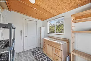 450 SE Lacreole Dr, Dallas, OR 97338 - Photo 28