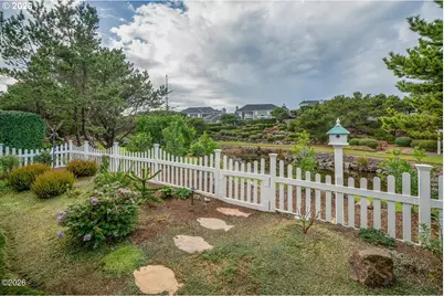 5920 SW Arbor Dr, Newport, OR 97366 - Photo 30