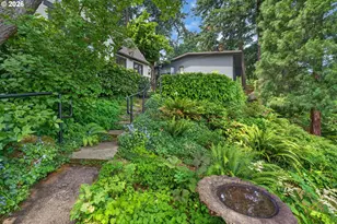 329 SE Gilham Ave, Portland, OR 97215 - Photo 42