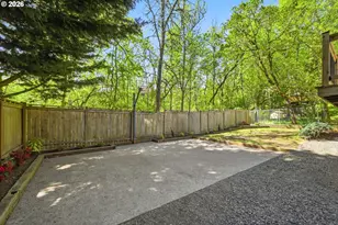 392 Dellwood Dr, Eugene, OR 97405 - Photo 46