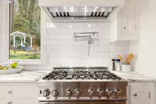 49 Briarwood Rd, Lake Oswego, OR 97034 - Photo 18