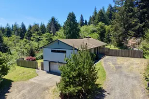 1300 Ingersoll St, Coos Bay, OR 97420 - Photo 1