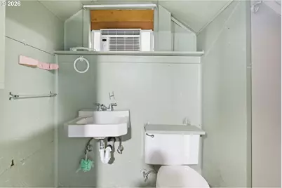 15717 SW Scholls Ferry Rd, Beaverton, OR 97007 - Photo 22