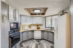 17091 SW Eldorado Dr, Tigard, OR 97224 - Photo 10