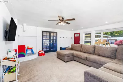200 SE Walnut Ave, Dallas, OR 97338 - Photo 8