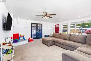 200 SE Walnut Ave, Dallas, OR 97338 - Photo 8