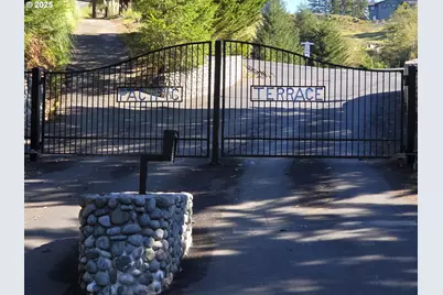 7771 Zoe Dr, Brookings, OR 97415 - Photo 2