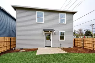 818 Pine St, Silverton, OR 97381 - Photo 32