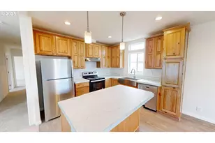 94120 Strahan St, Gold Beach, OR 97444 - Photo 2