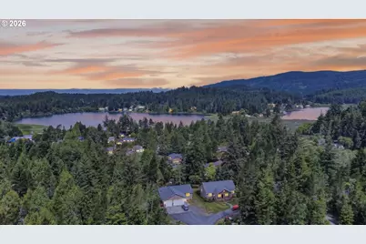 5580 Otter Way, Florence, OR 97439 - Photo 8