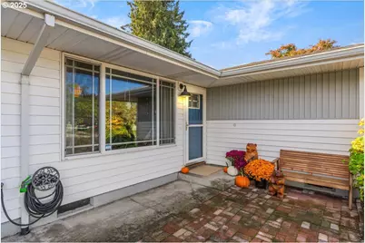 16824 SE Morrison Ct, Portland, OR 97233 - Photo 6