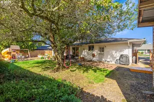 16824 SE Morrison Ct, Portland, OR 97233 - Photo 28