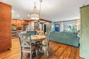 16824 SE Morrison Ct, Portland, OR 97233 - Photo 10