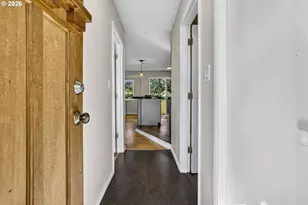 925 NE 68th Ave, Portland, OR 97213 - Photo 2