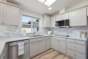 4055 Royal Ave, Eugene, OR 97402 - Photo 16