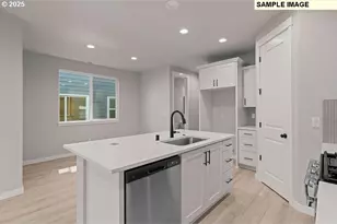 18601 NE 44th Ave, Vancouver, WA 98686 - Photo 12