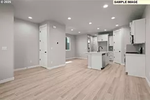 18601 NE 44th Ave, Vancouver, WA 98686 - Photo 14