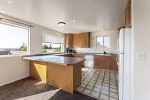 274 N Cammann St, Coos Bay, OR 97420 - Photo 8