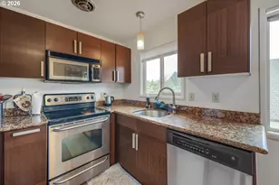 908 SW Gaines St, Portland, OR 97239 - Photo 6