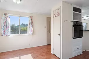 1566 Laura St, Springfield, OR 97477 - Photo 16