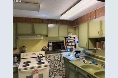 183 Ecklund St, Canyonville, OR 97417 - Photo 6