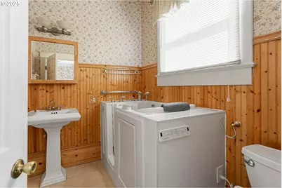 356 W Water St, Stayton, OR 97383 - Photo 14