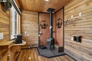 205 S 54th St, Springfield, OR 97478 - Photo 6