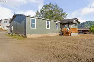 70 SE Darrell Ave, Winston, OR 97496 - Photo 28