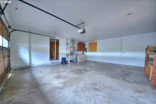 1798 Gilham Rd, Eugene, OR 97401 - Photo 22