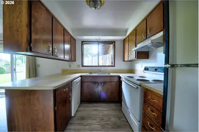 1798 Gilham Rd, Eugene, OR 97401 - Photo 10
