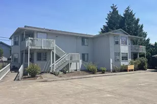 1217 R St, Springfield, OR 97477 - Photo 4
