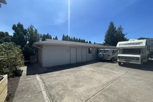 1217 R St, Springfield, OR 97477 - Photo 6