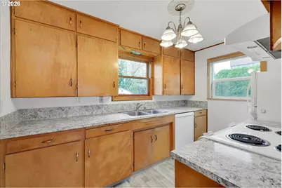 22043 SE Oak St, Gresham, OR 97030 - Photo 10