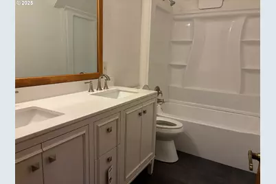 33465 Irish Ln, Creswell, OR 97426 - Photo 10