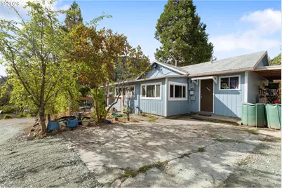 472 SW 4th St, Canyonville, OR 97417 - Photo 1