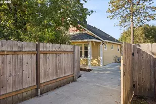 4237 SE 76th Ave, Portland, OR 97206 - Photo 40