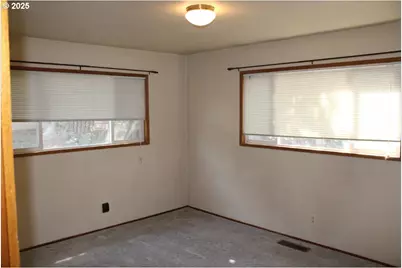 1206 SW 24th St, Pendleton, OR 97801 - Photo 10