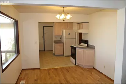 1206 SW 24th St, Pendleton, OR 97801 - Photo 6