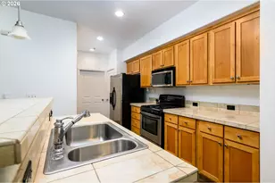 10651 NE Red Wing Way, Hillsboro, OR 97006 - Photo 10