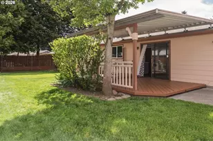 18411 NE Davis St, Portland, OR 97230 - Photo 24
